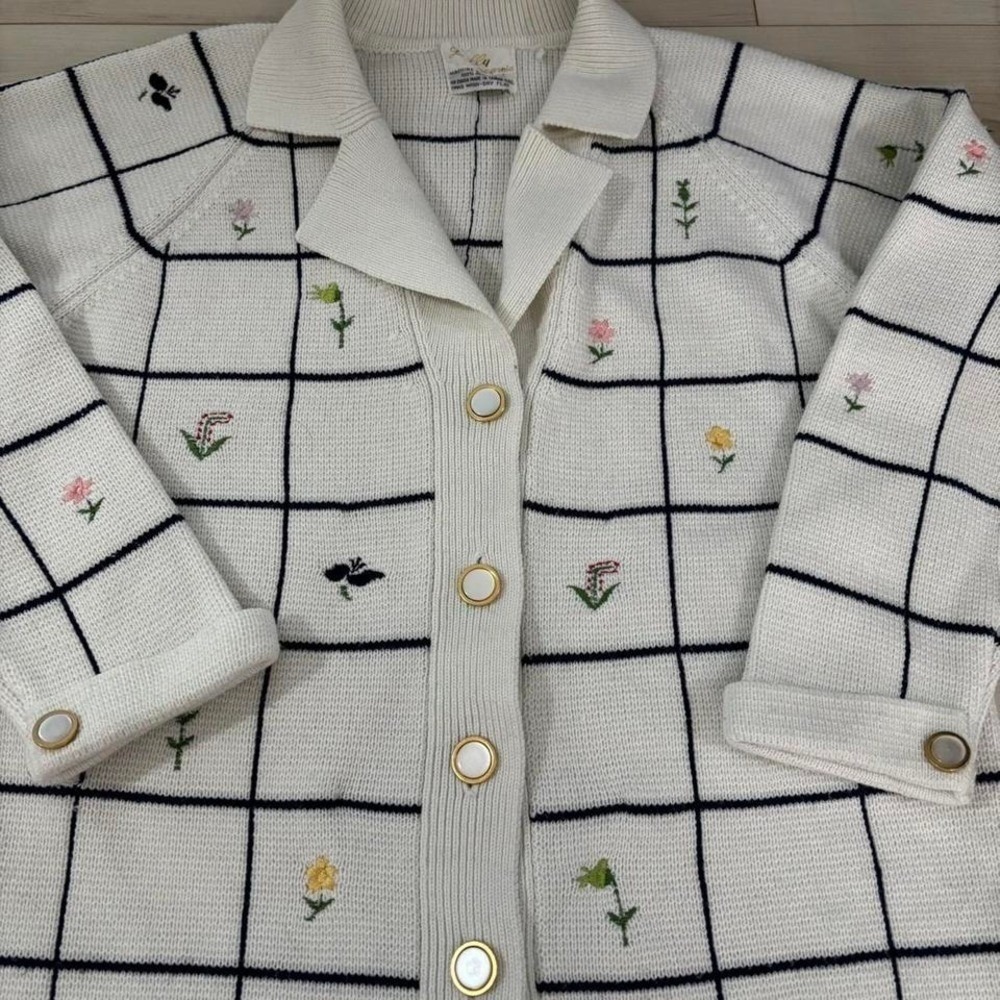 Vintage Floral Embroidered Grid Sweater White L Cottagecore Grandmacore Feminine - Picture 2 of 6